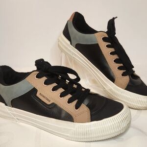 Rocket Dog Black, Tan, and Gray Leather Suede Plush Foam Lace-up Sneaker Size 8